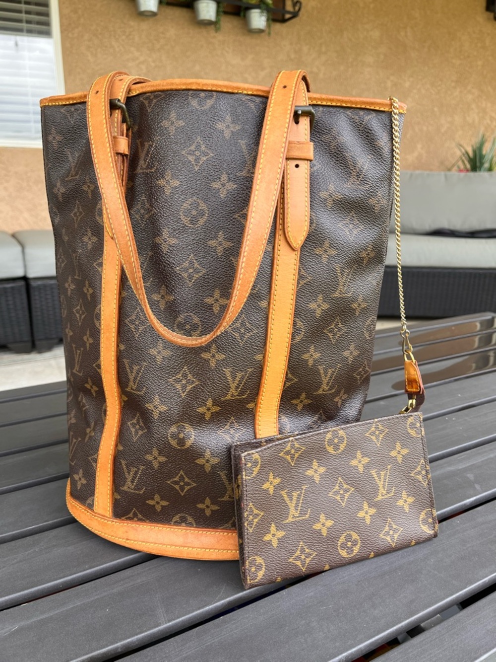 AUTH Louis Vuitton Monogram GM Bucket bag with AUTH Louis Vuitton Monogram Pouch
